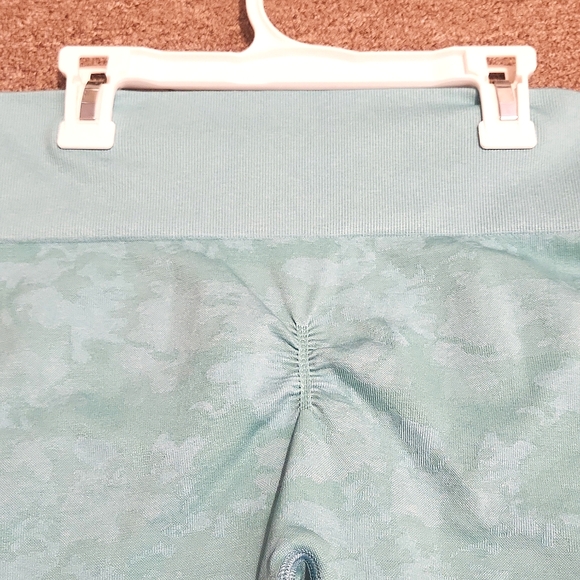 Gymshark Adapt Camo Seamless Leggings - Picture 7 of 7